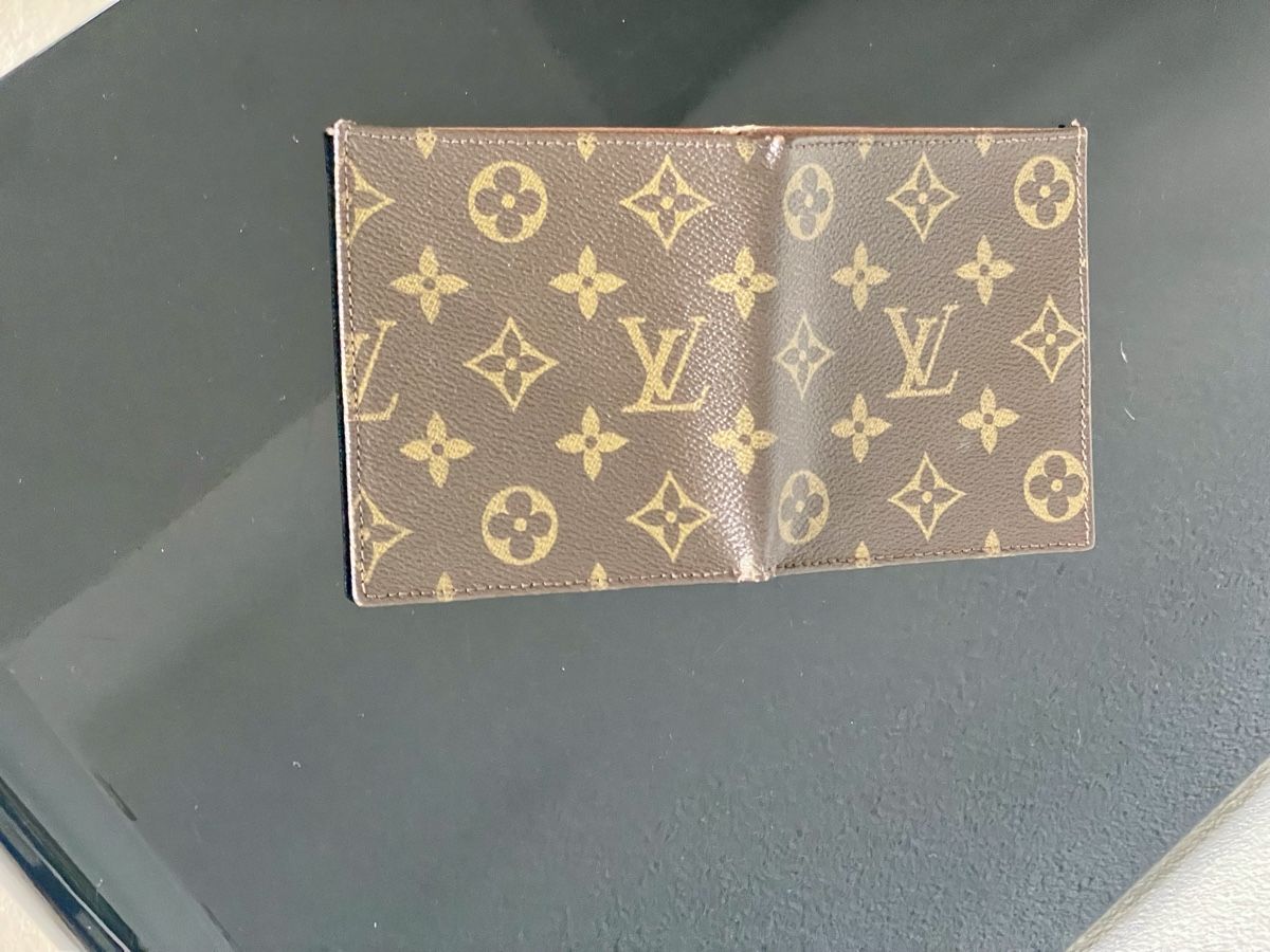 Louis Vuitton Portafogli: Authentic Louis Vuitton Portemonnaies Leder – Usato da Richterswil venduto da Prangins9 8