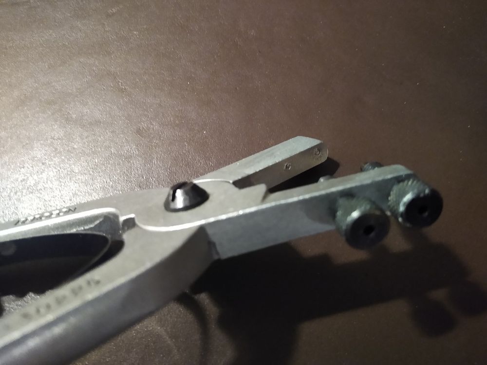 Acunny Leder Lochstanzer | Für Schwere Materialien Bis 4mm | Mit 3 Stanzaufsätzen | Ergonomischer Griff