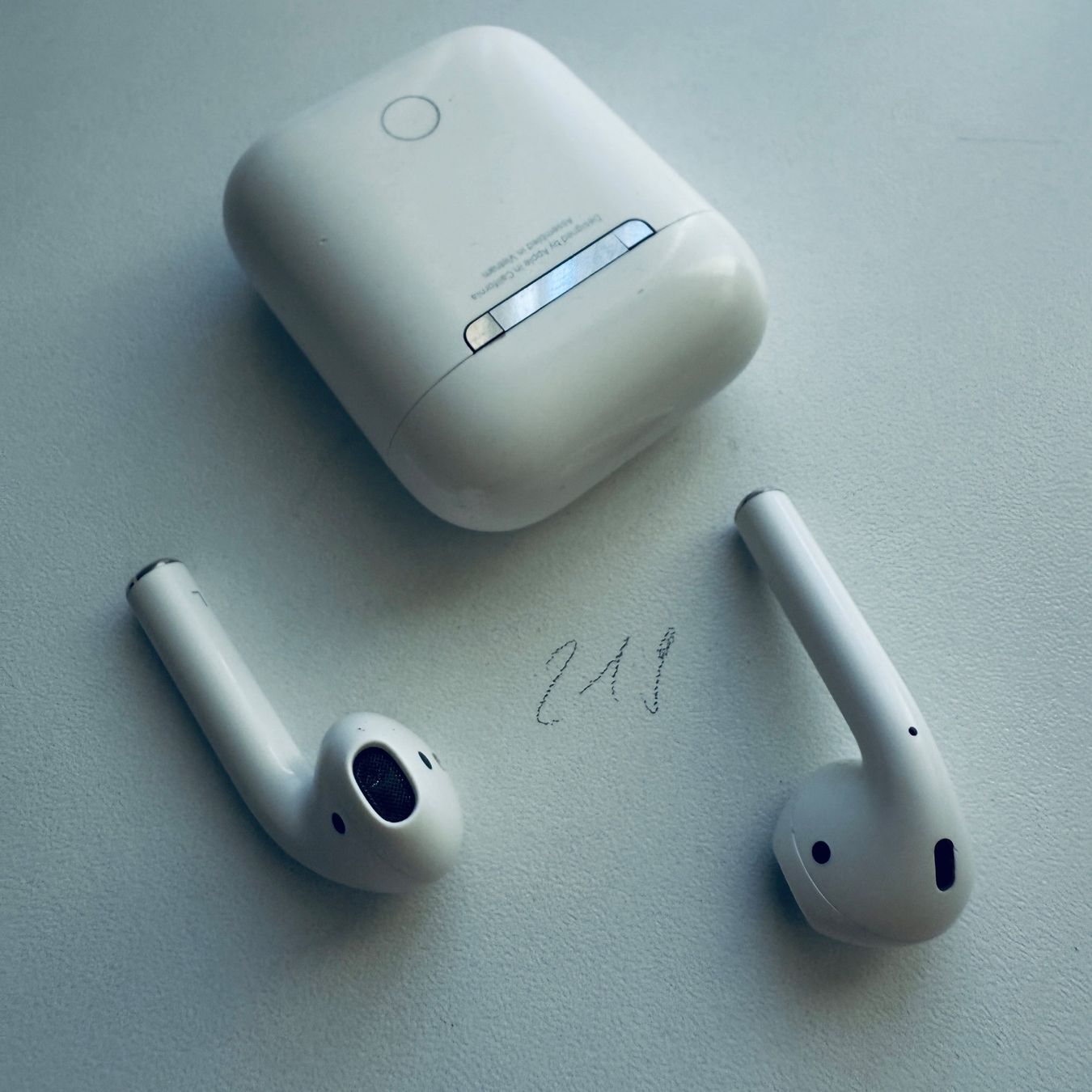 Apple Kopfhörer: Original Apple AirPods 2 Gen. Wireless Kopfhörer & Case – Gebraucht aus Basel von MY.AIRPODS.SHOP 5