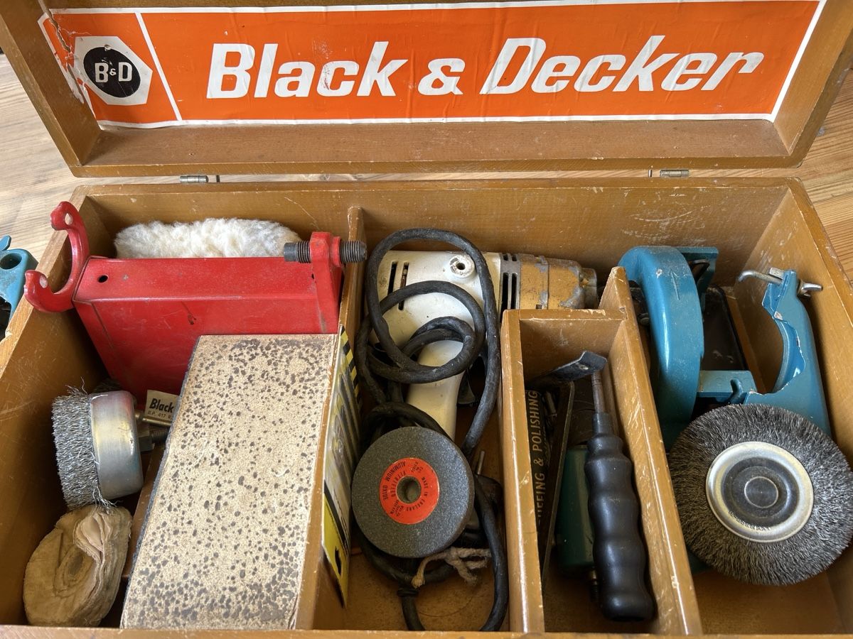 Alle Maschinen: Kombimaschine Black & Decker – Defekt aus Langnau i. E. von PSS-212 2