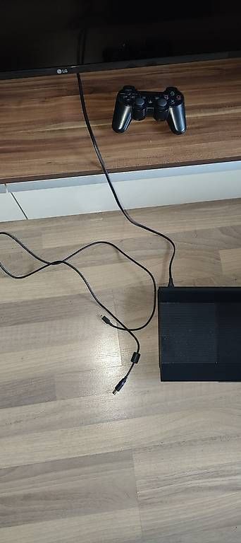 Console: Playstation 3 inkl. 4 Spiele + 1 Controller – Usato da Reinach AG venduto da pat_m26y 3