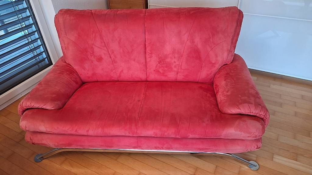 Sofas: Rotes Sofa – D'occasion à Bettlach par ellen_14