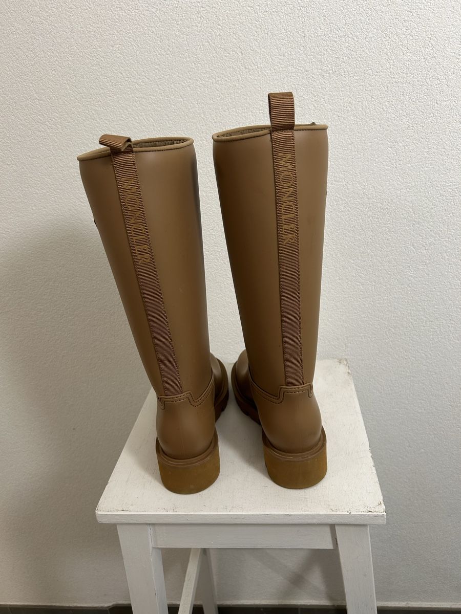 Moncler Chaussures femmes: Bottes moncler – Neuf (Voir description) à Perroy par MR6. 7