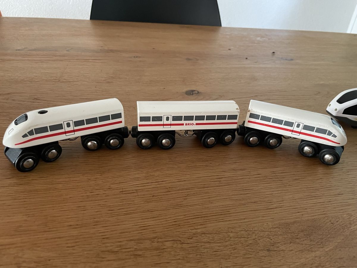Brio Giocattoli: Brio Eisenbahn elektrische Züge – Usato da Recherswil venduto da grafics 3