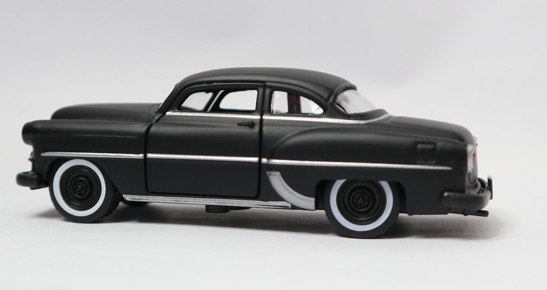 Maisto Modellini d'auto: 1953 Chevrolet Custom 1:43 neu – Nuovo (secondo la descrizione) da Eschenbach SG venduto da Astalavista 2