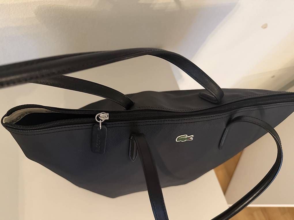 Taschen für Damen: Lacoste Tasche – Gebraucht aus Ruswil von liisaa.kr 1