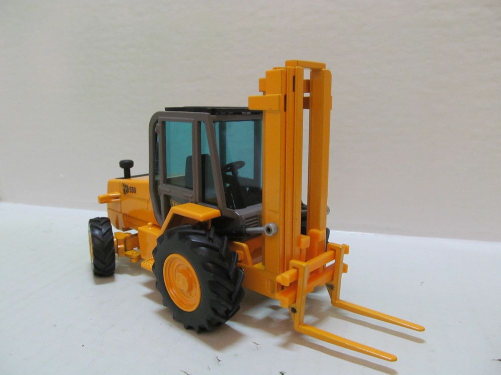 Miniature Joal 1:35 – Chariot élévateur JCB 930 – Terrain Accidenté – B4
