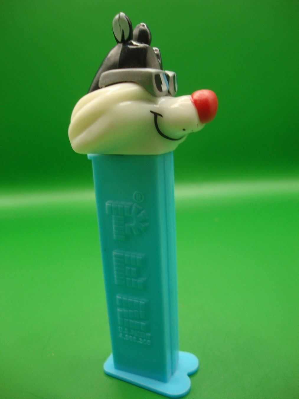 Pez Statuette: SILVESTER MIT BRILLE PEZ – Usato da Basel venduto da pink2010 1