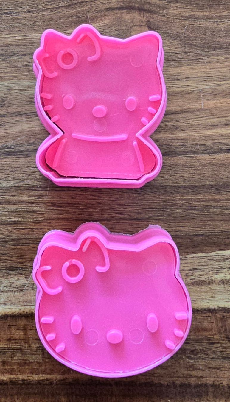 Teglie da forno: Plätzchenformen Hello Kitty/Ausstechform/Guezliform/Cats – Nuovo e nell'imballaggio originale da Zürich venduto da amysmith 2