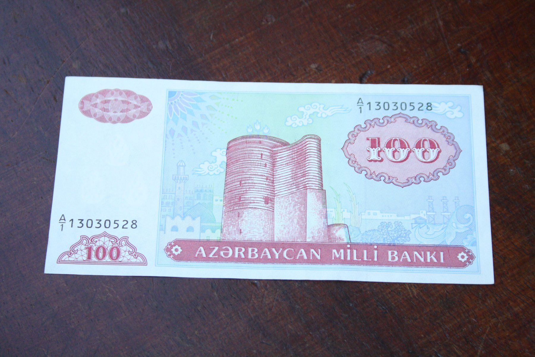 Banknoten: Azerbaijan – Gebraucht aus Cormondrèche von Hermes.monnaies