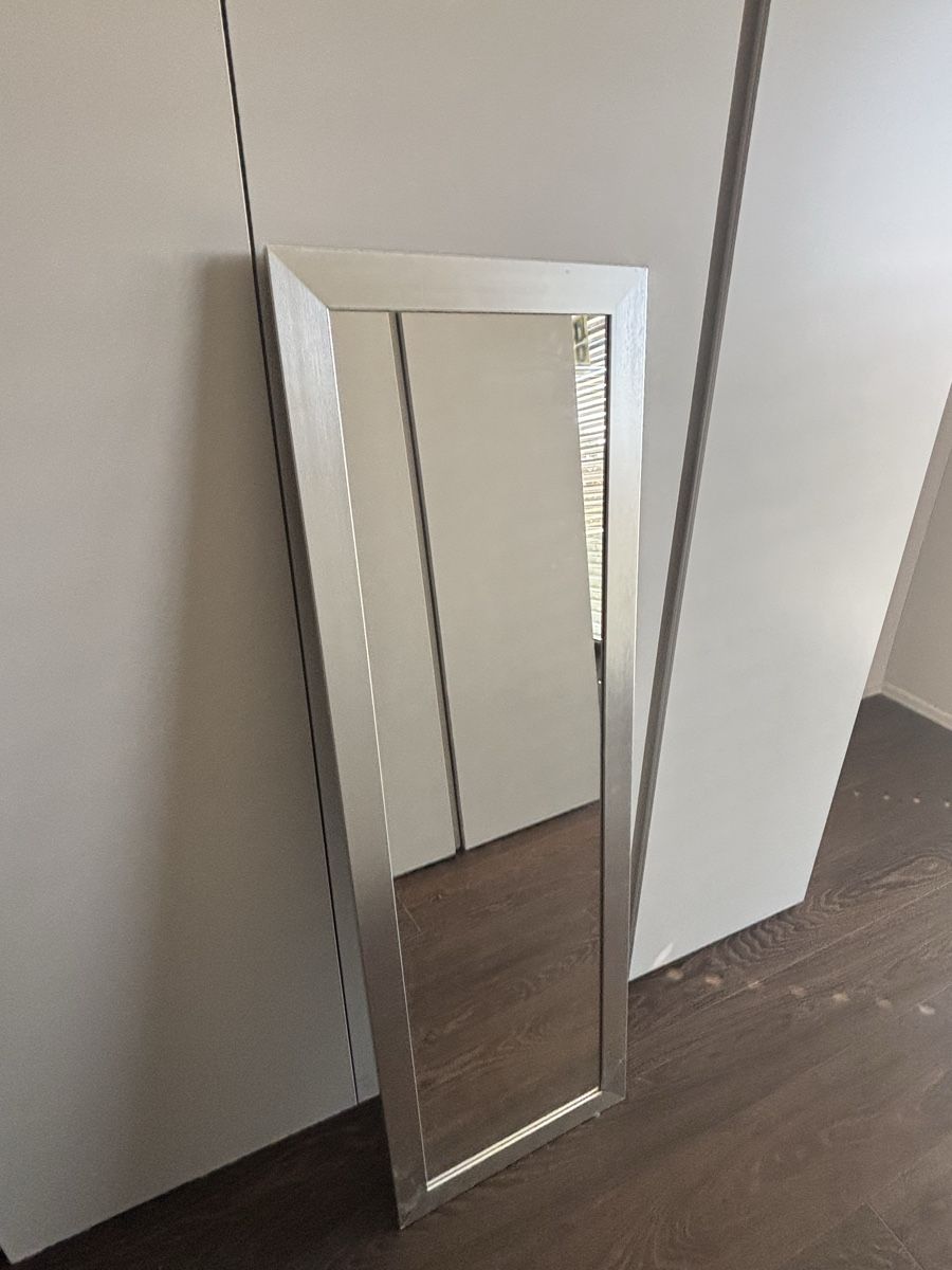 Miroirs: Silver framed full length mirror - Stylish home decor – D'occasion à Thalwil par val_q76v