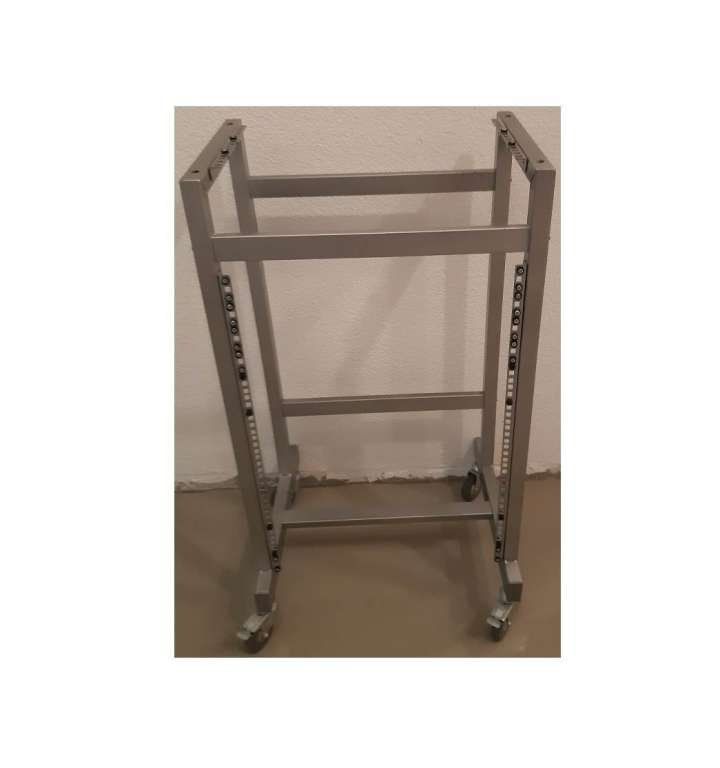 Supporti a parete: Rack 19" 15U sur roulette avec un plateau – Usato da Romainmôtier venduto da PanPan