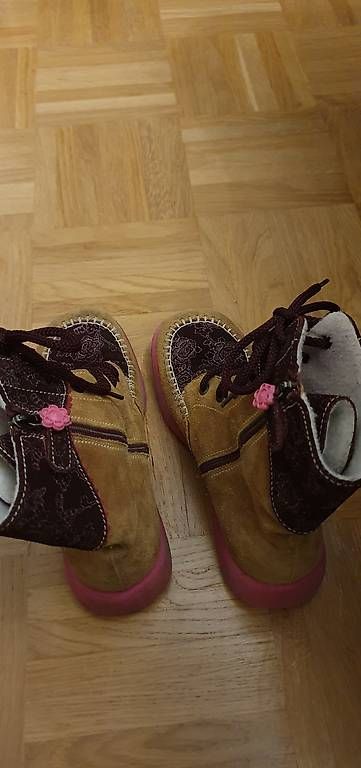 Scarpe per ragazze: Schöne Mädchen Stiefel.Gr.34 – Usato da Urtenen-Schönbühl venduto da vok_qw7w 3