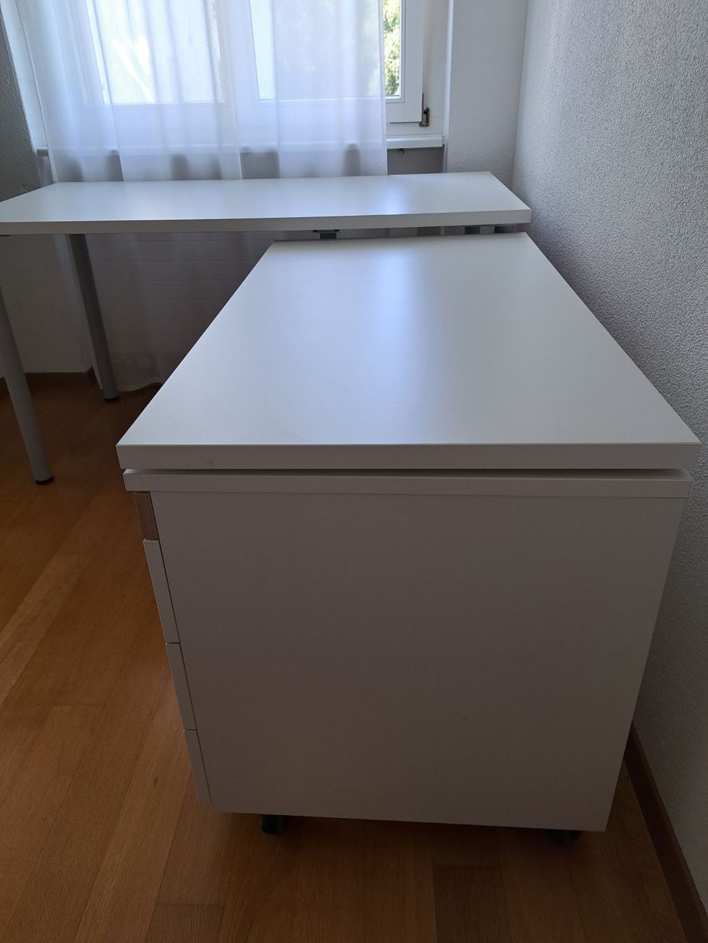 Bureaux: Schreibtisch ein- und ausklappbar zu Ecktisch mit Korpus – D'occasion à Baar par jdr_nb97 3