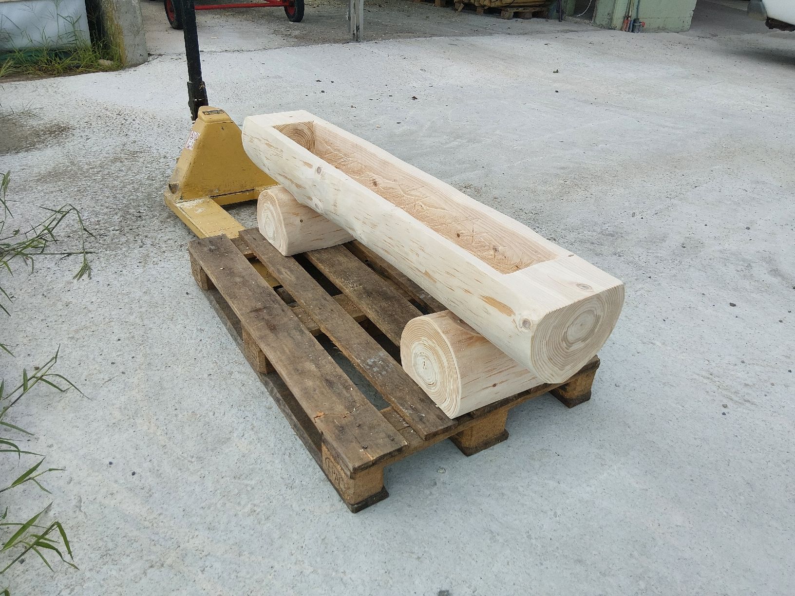 Vasi per fiori: Blumentrog aus Tanne Rundholz – Nuovo (secondo la descrizione) da Affoltern am Albis venduto da ret_6x6z 3