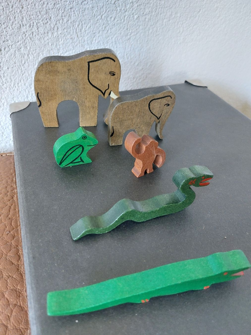 Spielzeuge: Holztiere Set 6-teilig  – Gebraucht aus Wetzikon ZH von LTFKL5 5