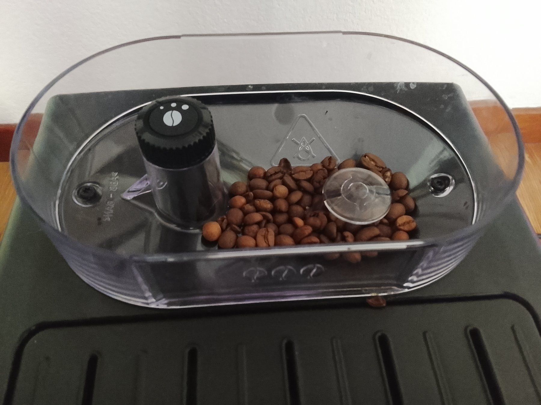 Krups Macchine per caffè & Macchine per espresso: Krups Kaffeevollautomat weiss – Usato da Unterkulm venduto da rebeccus 3