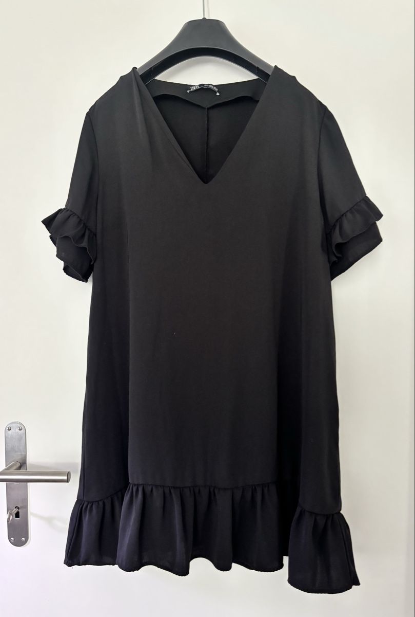 Zara Vestiti: Mini Dress mit Rüschen – Usato da Zürich venduto da cmiks