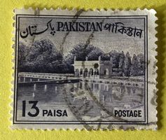 BRIEFMARKEN AUS  PAKISTAN GESTEMPELT   Siehe Original Fotos 