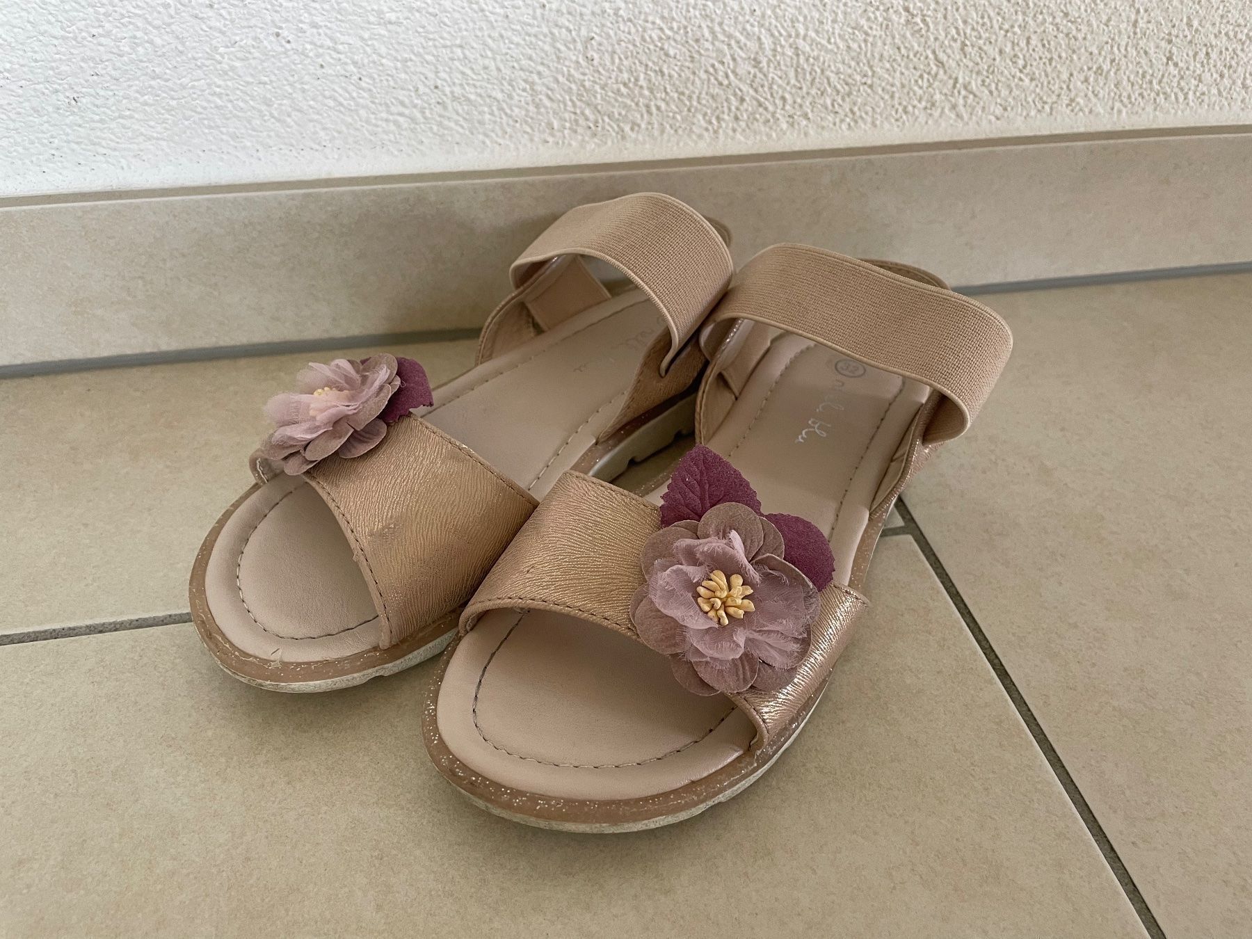 Scarpe per ragazze: Sandalen Grösse 32 – Usato da Küssnacht am Rigi venduto da icbicb 1