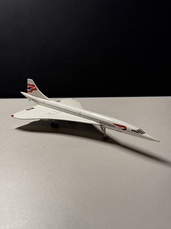 Kit di modellismo & Modellini statici: Flugzeugmodell Concorde M1:400 – Usato da Geuensee venduto da BluDan