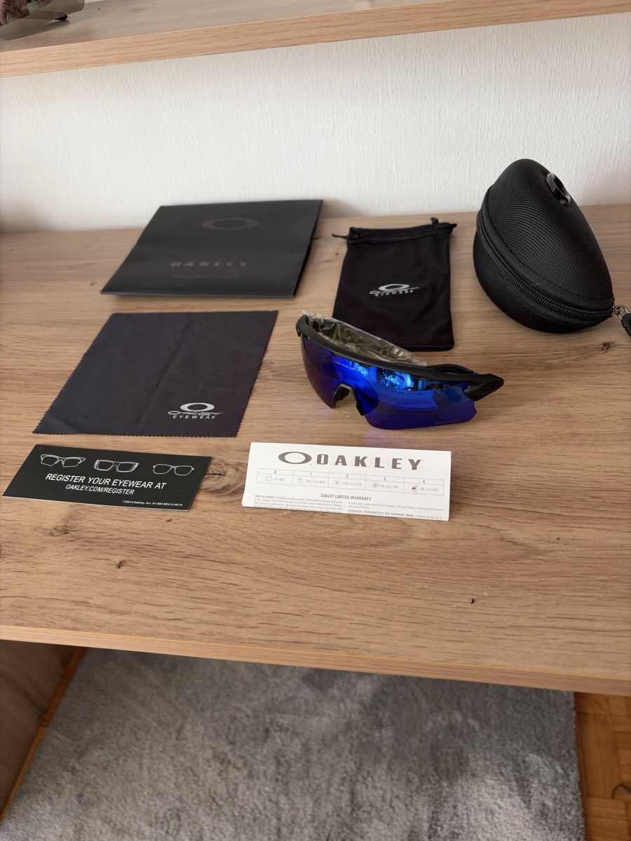Oakley Lunettes & Verres: 2x Oakley Glasses New – Neuf avec emballage d'origine à Meyrin par silencator 4