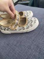 Zara size 28