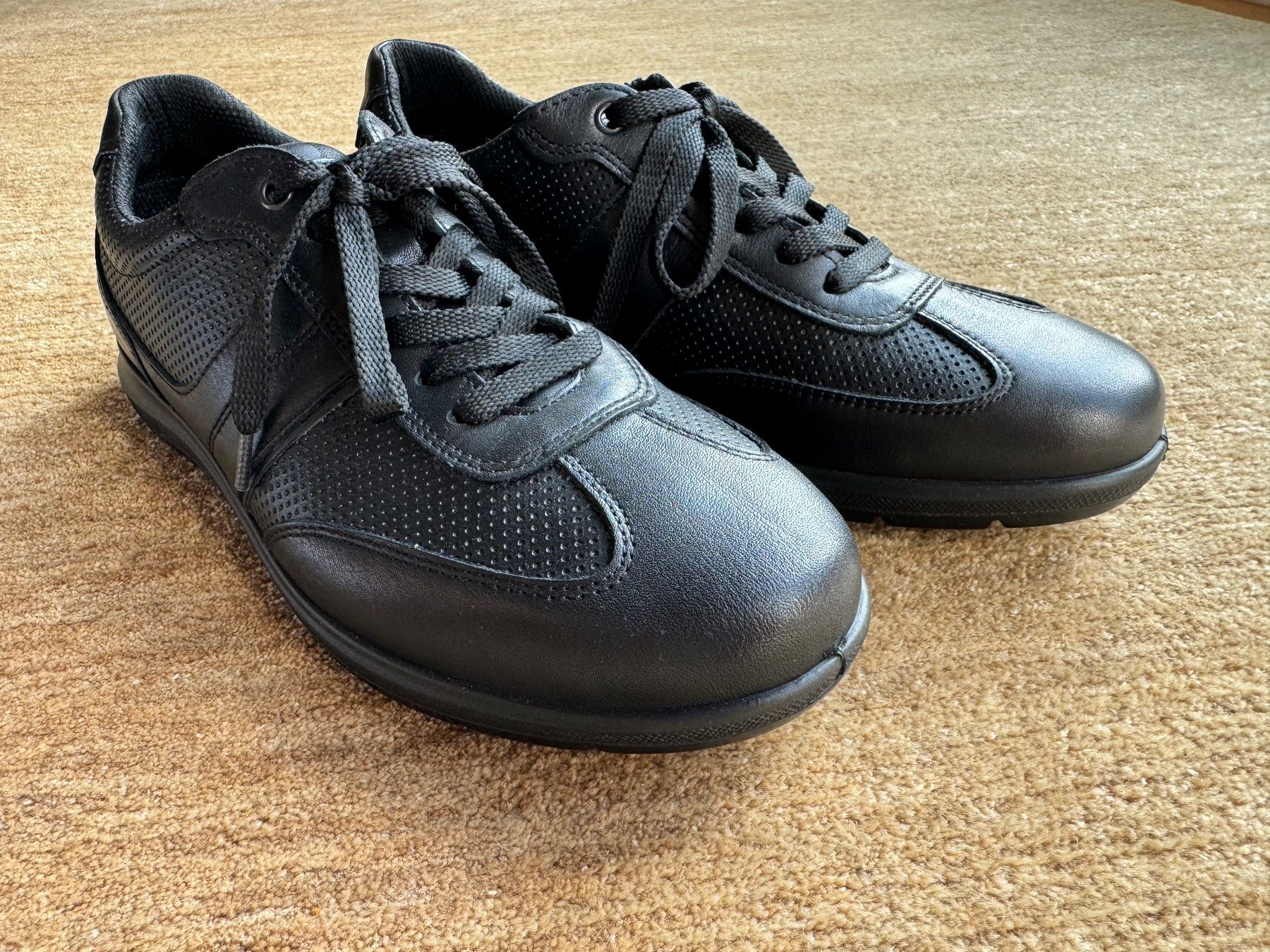 Herrenschuhe: schwarze Leder-Schnürschuhe Größe 41 – Neu und originalverpackt aus Aarau von Anini 6
