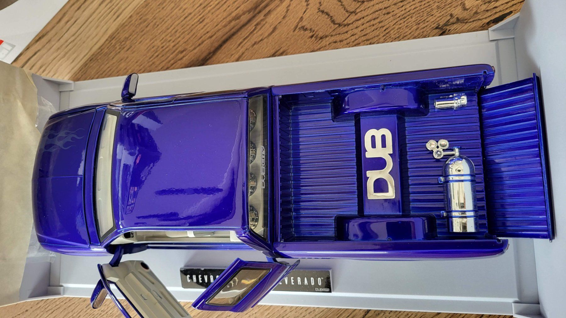 Modellautos: Chevrolet Silverado 1:18 DUB City – Gebraucht aus Rothrist von Juana5 5