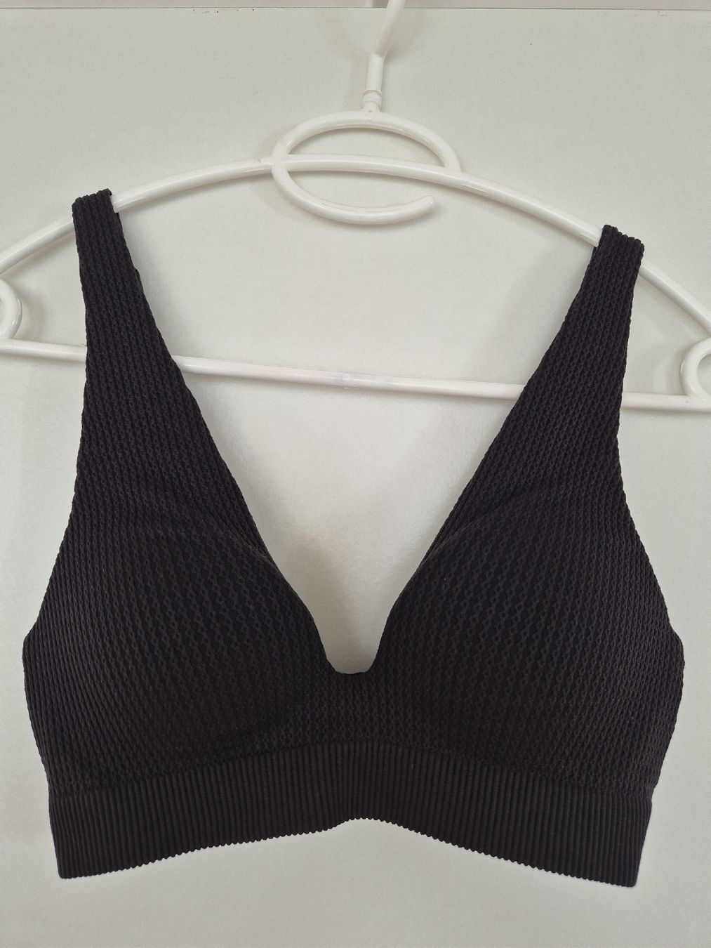 H&M Altra biancheria intima: Schwarzer Triangel BH, neu, Gr. S/M, Cups eingenäht – Nuovo (secondo la descrizione) da Winterthur venduto da inkidaria