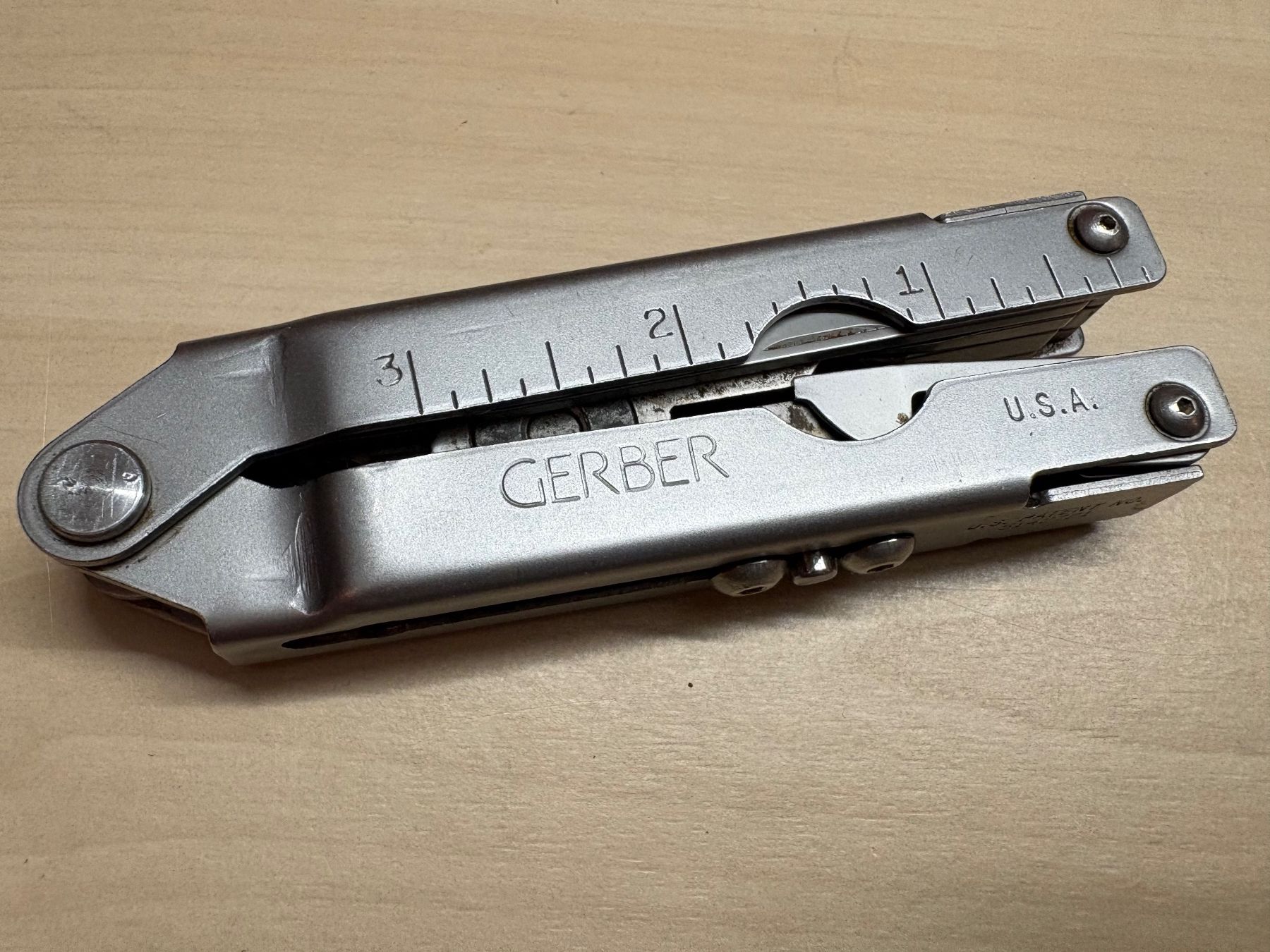Gerber Tutti gli attrezzi: Gerber Multi-Tool U.S.A / U.S. Patent No. 5142721 – Usato da Rümligen venduto da Sibill 3