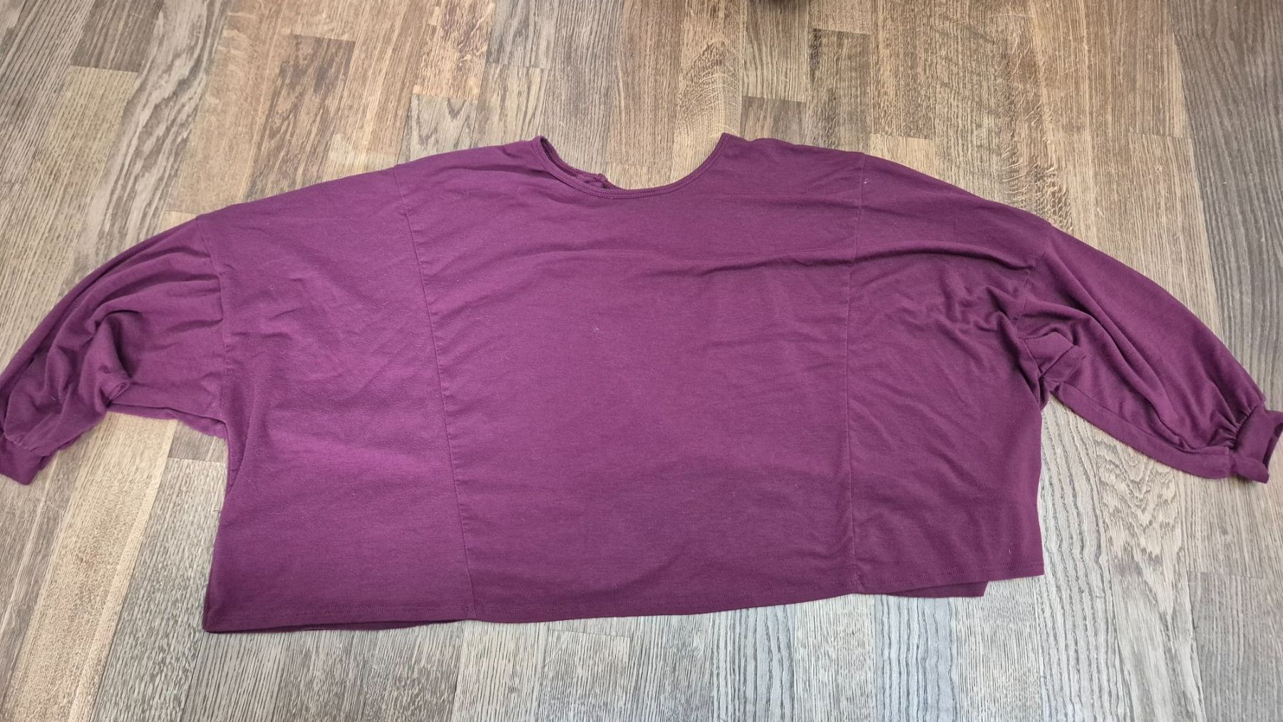 Top: Burgundi yoga top – Usato da Zürich venduto da monadiederich 1