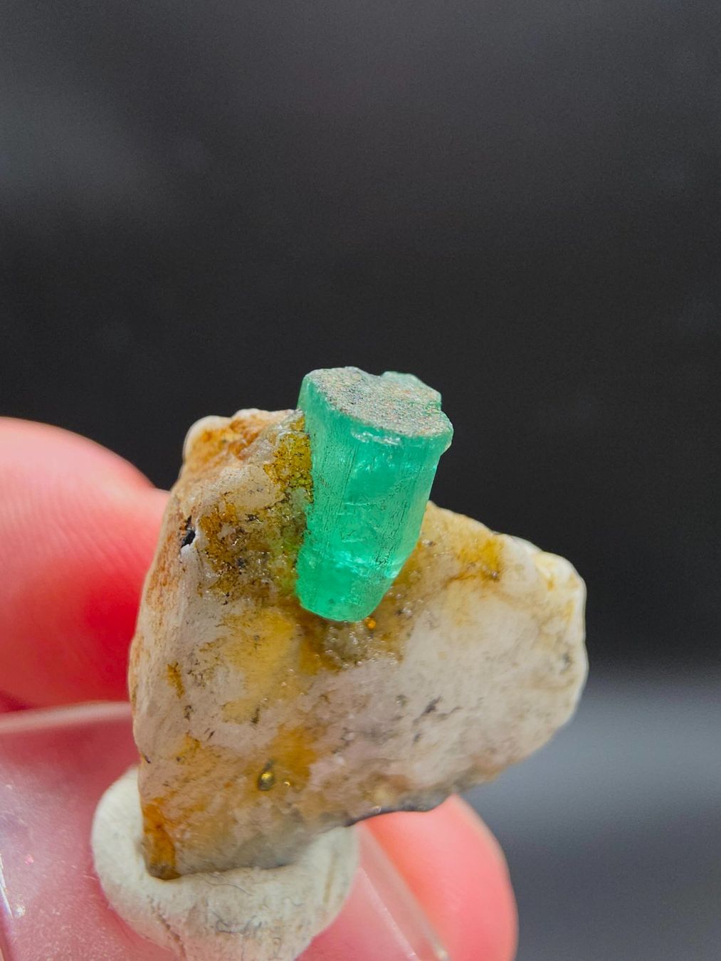 Minerali & Pietre curative: Gemmy Emerald , Coscuez Mine, Columbia – Usato da Figino venduto da minshop 4