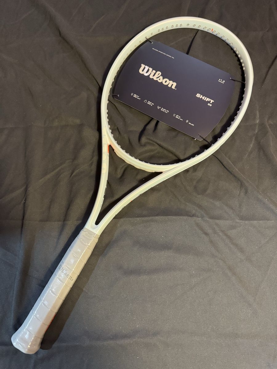 Wilson Racchette: Wilson SHIFT V1, 300g, Griffgrösse 3 – Nuovo e nell'imballaggio originale da Wettingen venduto da Chuljaa