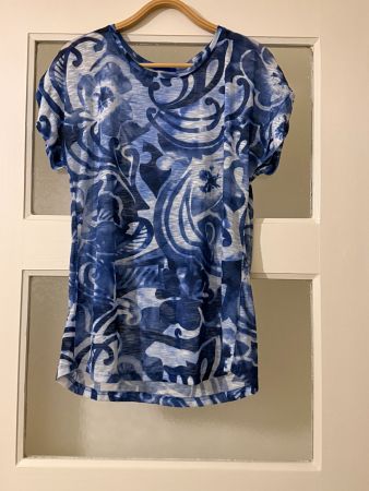 Damen T-Shirt blau gemustert Grösse 40 guter Zustand