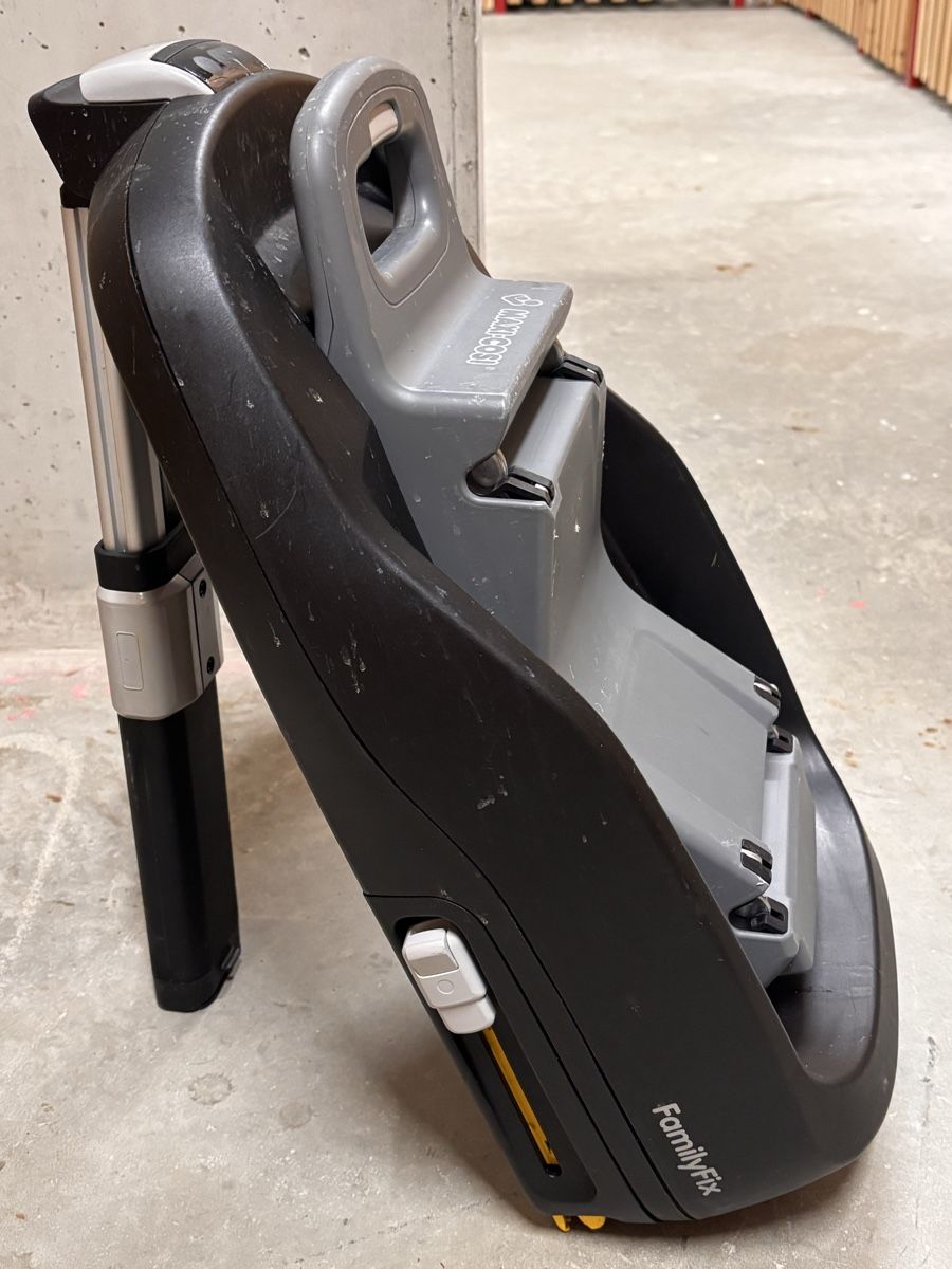 Maxi-Cosi Seggiolini per auto: Maxi Cosi base – Usato da Geneve venduto da allgood2010