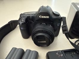 Canon EOS 5D Digital Kamera mit Zubehör