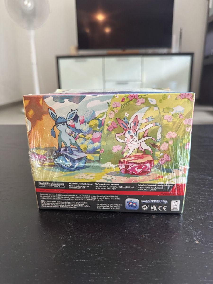 Pokémon Cartes à collectionner: Evoluzioni Prismatiche - Pokemon Mini Tin Display - Sealed  – Neuf avec emballage d'origine à Bellinzona par TheCarden 2