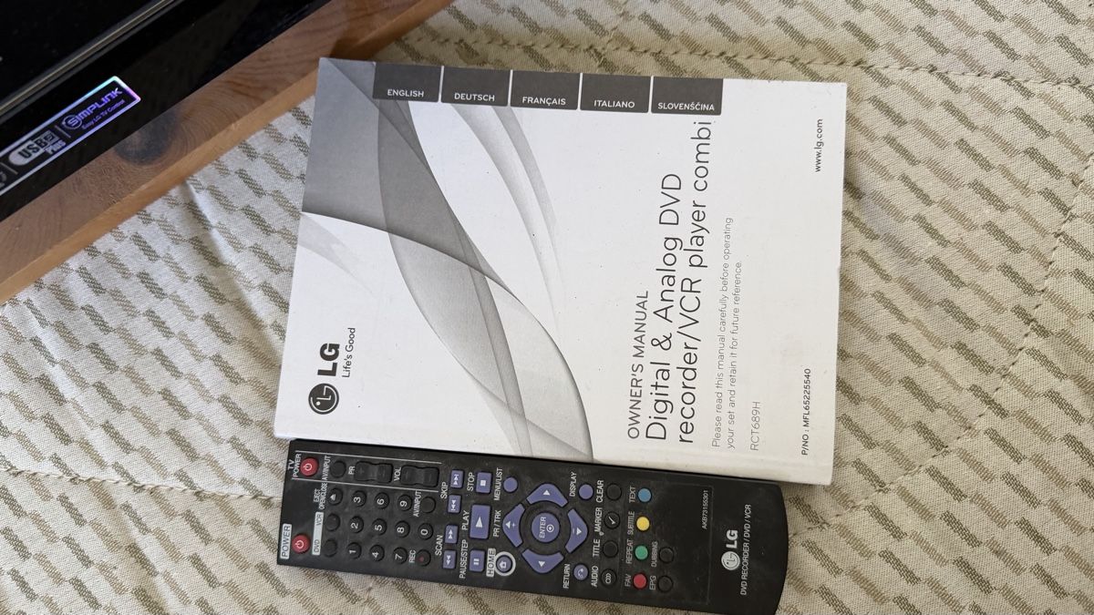 LG Sistemi audio & multimediali: LG DVD und VHS Player – Usato da Chur venduto da tblr 1