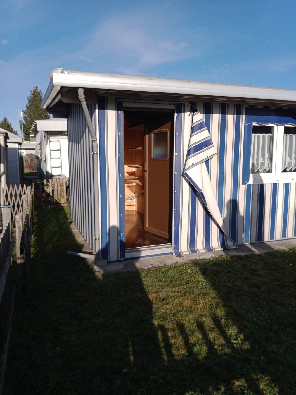 Veicoli da campeggio: Wohnwagen mit festem Vorbau – Usato da Thayngen venduto da ulr_hb5g 9