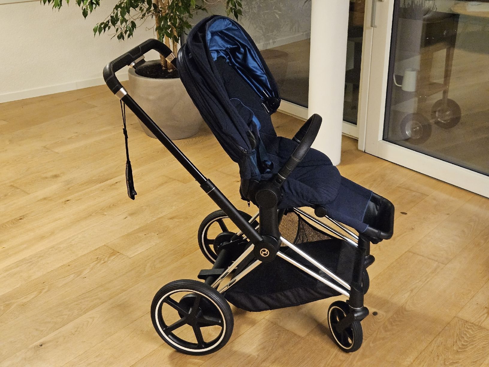 Cybex Poussette: Poussette Cybex e-Priam kit complet – D'occasion à Lausanne par fer_th8s 2