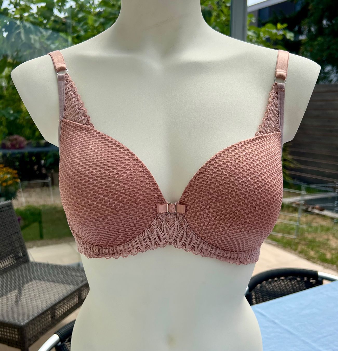 Altra biancheria intima: Triumph BH Beige ungetragen/unworn 75D – Usato da Brüttisellen venduto da ali_6jnz