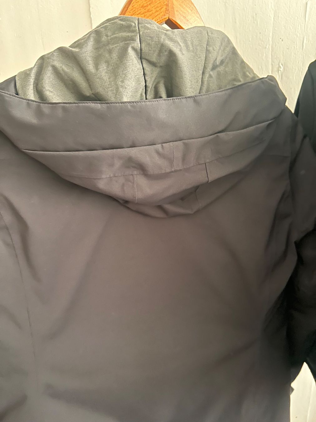 Kjus Lotti di vestiti: Lot of 3- KJUS winter coat & 2 zip up jackets – Nuovo (secondo la descrizione) da Lausanne venduto da NYC67 2