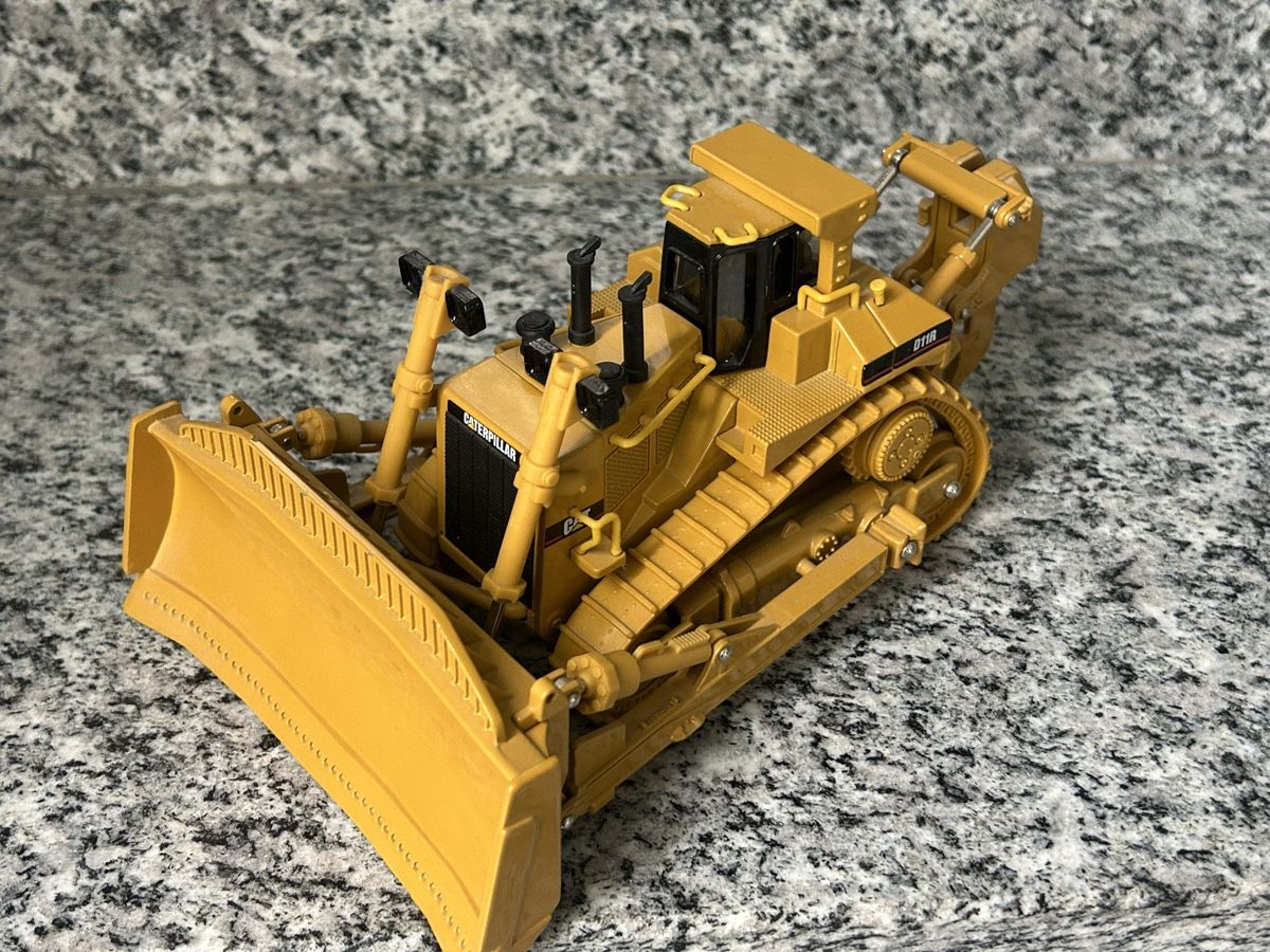 Caterpillar Kit di modellismo & Modellini statici: Cat D 11 R , 1;50 , Norscot – Usato da Horw venduto da Tigercat635 3