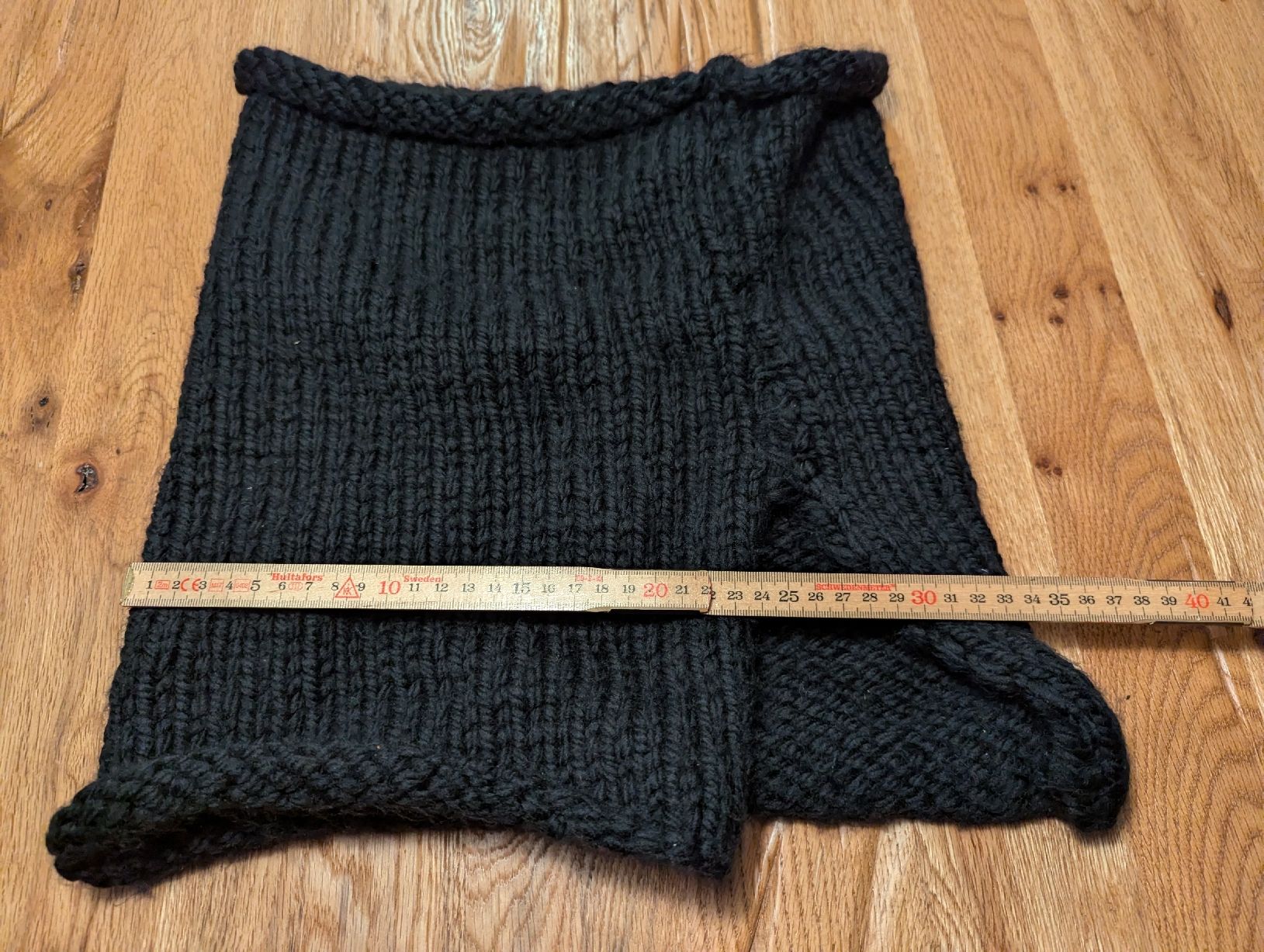 Foulards & écharpes: Warmer, handgestrickter Loop Schal aus Wolle – D'occasion à Basel par labaffe01 1