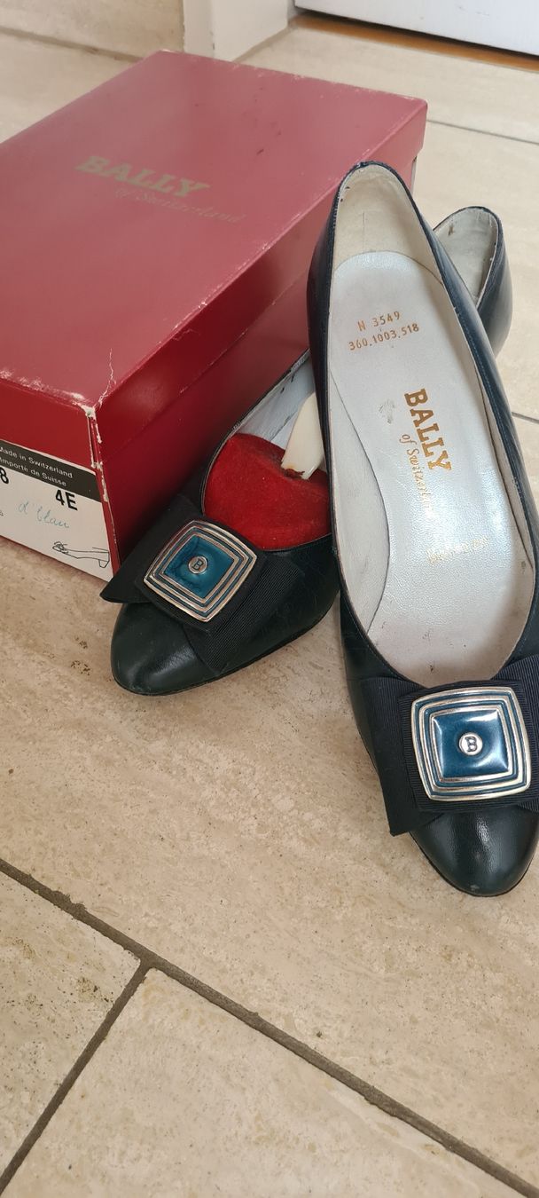 Bally Scarpe da donna: Schuhe von "Bally", Model BELEZZA, Grösse 37, dunkelblau – Usato da Untersiggenthal venduto da elisabeth076 1