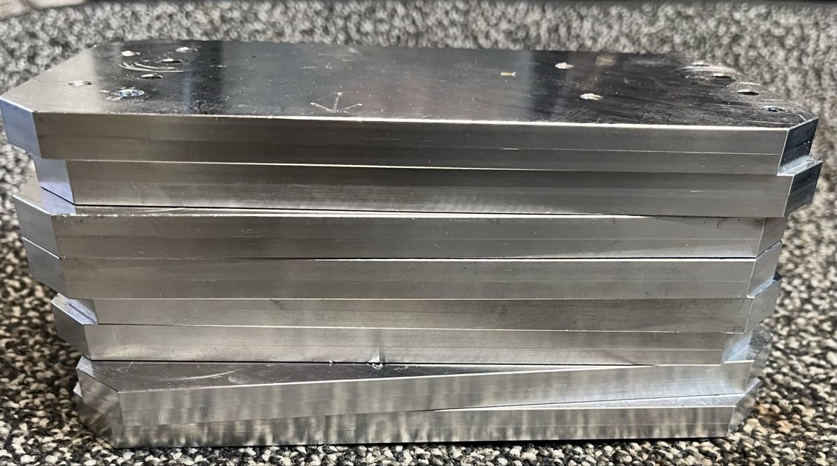 Tutti gli attrezzi:  Prismenpaar (oder Spannprisma / V-Block – Usato da Biel/Bienne venduto da Ebabil 3