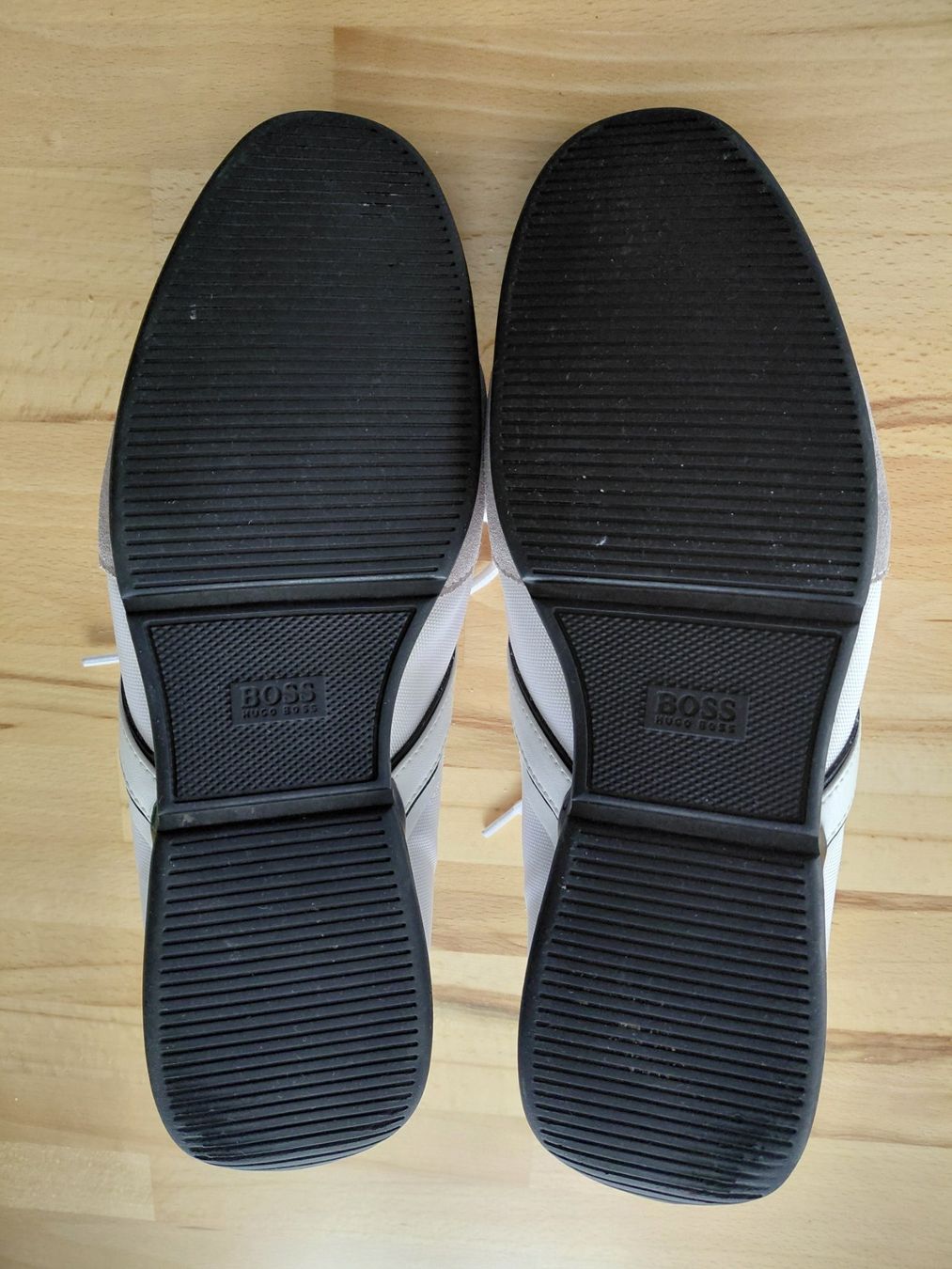 Hugo Boss Scarpe da uomo: BOSS Sneaker weiss Gr. 42 – Usato da Münchwilen TG venduto da Spurtch 2
