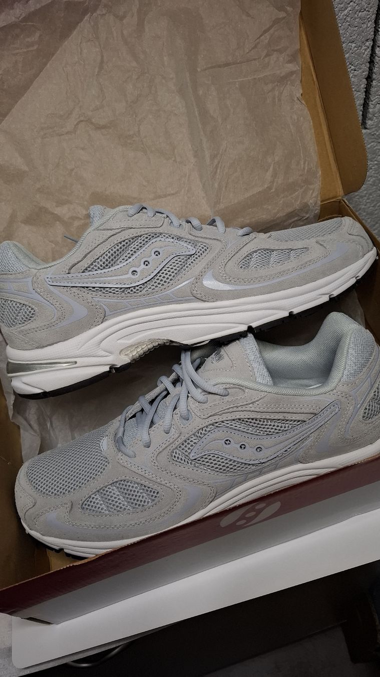 Saucony Scarpe da uomo: Saucony grid jazz 9, neuves! Taille 45 – Nuovo e nell'imballaggio originale da Le Landeron venduto da rue_k9kg