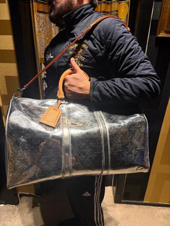Louis Vuitton Keepall in SILBER